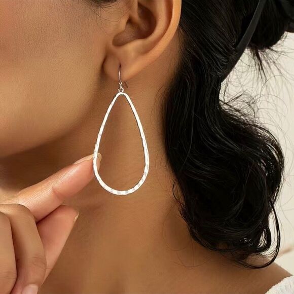 NEW … HOLLIW DAINTY WATER DROP EARRINGS - Picture 1 of 6
